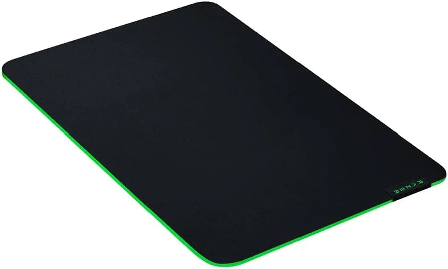 Razer Gigantus V2 - Soft Gaming Mouse Mat for Speed and Control (Non-Slip Rubber, Textured Micro-Weave Cloth) Black — thumbnail 2 of 9