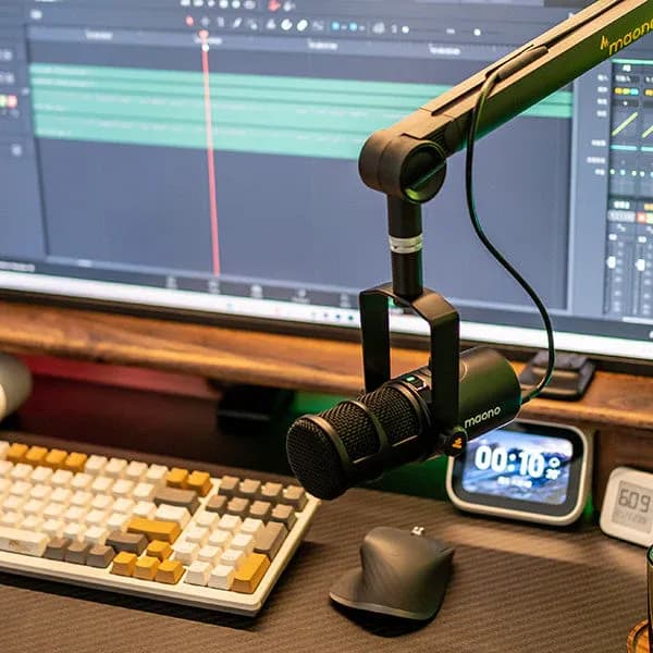 Maono PD400X USB/XLR Dynamic Microphone for Podcasting, Streaming & Recording — thumbnail 4 of 6